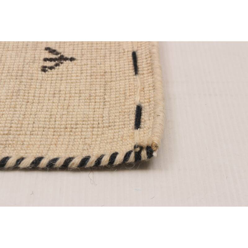 Kashkuli Gabbeh Cream Rug 7'10" x 11'1" - 7'10 x 11'1