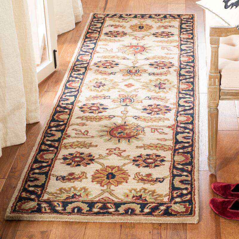 SAFAVIEH Handmade Classic Maurine Traditional Oriental Wool Rug