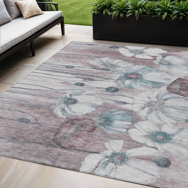 HomeRoots Floral Transitional Rectangle Outdoor Rug - 5' X 8'