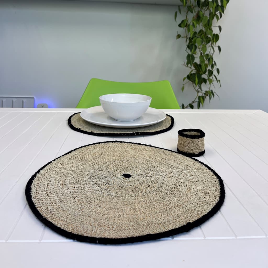 Seagrass Placemat Black 13Dia -A