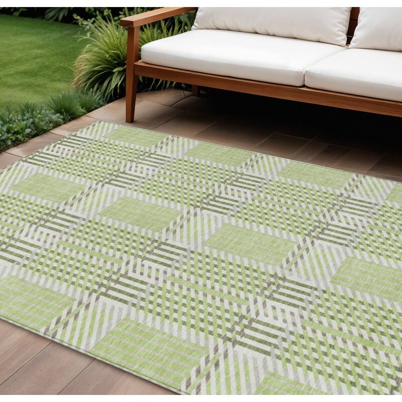 HomeRoots Plaid Transitional Rectangle Outdoor Rug - 10' X 14'