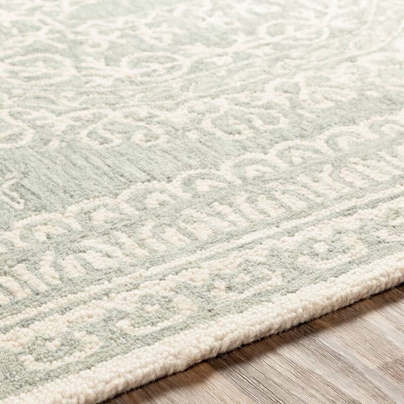 Livabliss Traditional Newcastle Medallion Area Rug