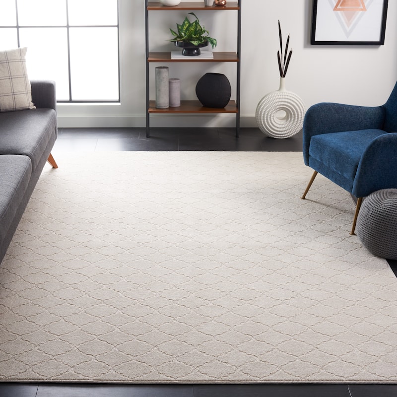 SAFAVIEH Plain and Solid Crissie Trellis Rug - 5'3" x 7'6" - Ivory