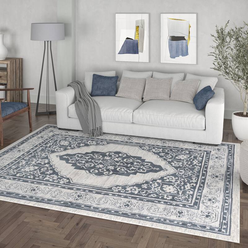 Carrington Traditional Oriental Indoor Area Rug
