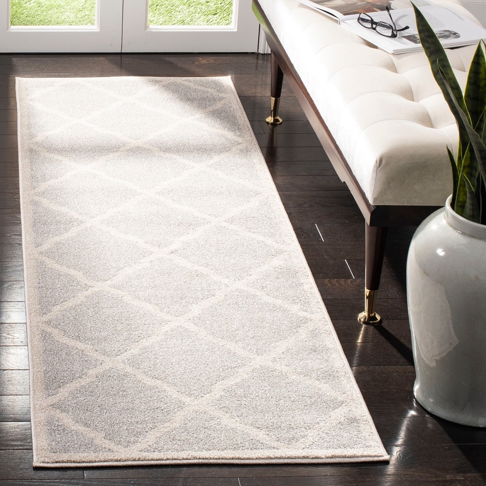 SAFAVIEH Amherst Teresinha Modern Rug