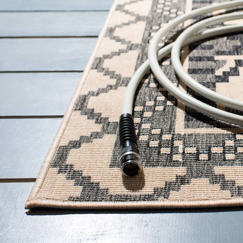 SAFAVIEH Veranda Vitaline Indoor/ Outdoor Waterproof Patio Backyard Rug