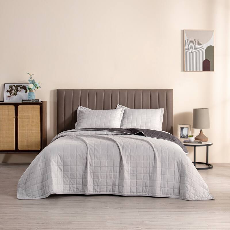 Luxurious Two-Tone Microfiber Quilt Set With Shams - Light Grey / Dark Grey - Queen