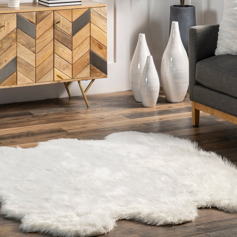 Nuloom Deonna Faux Sheepskin Shag Area Rug - 5'3" x 6'