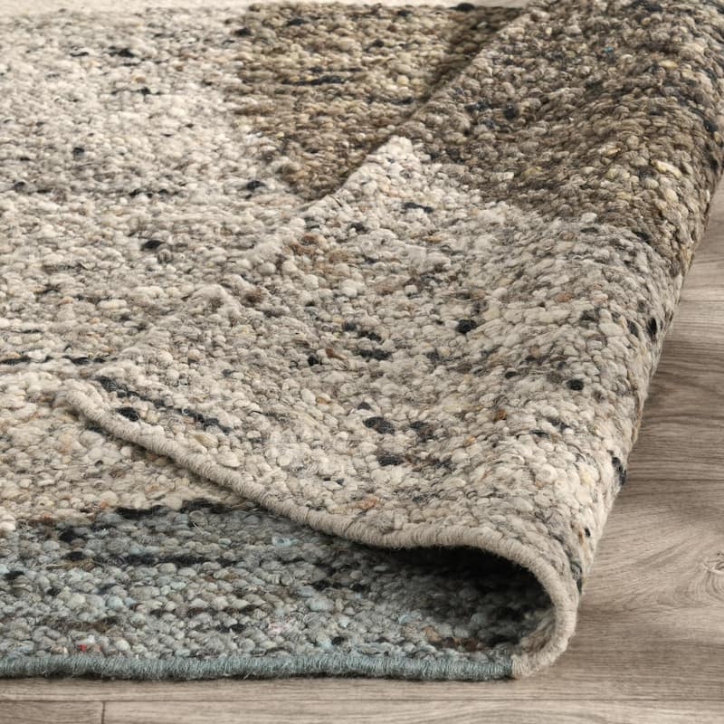 Villa by Classic Home Hesperia Hand Woven Wool Rug