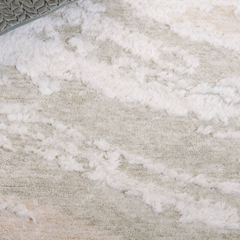 SAFAVIEH Handmade Casablanca Shag Reintraud Wool High-Low Pile Rug
