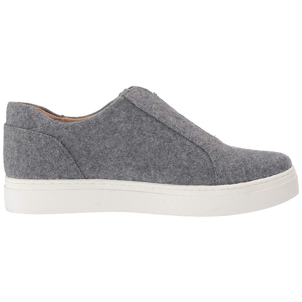 Naturalizer cyan slip on sneaker clearance