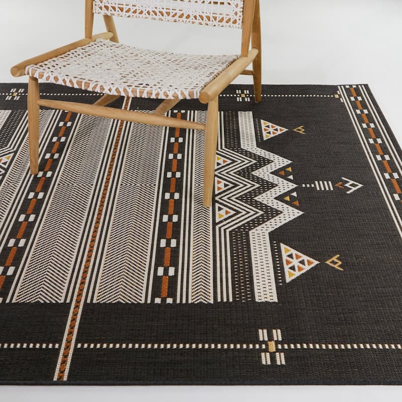 Adriaan Global Boho Indoor/Outdoor Area Rug - 5'3" x 7' - Charcoal