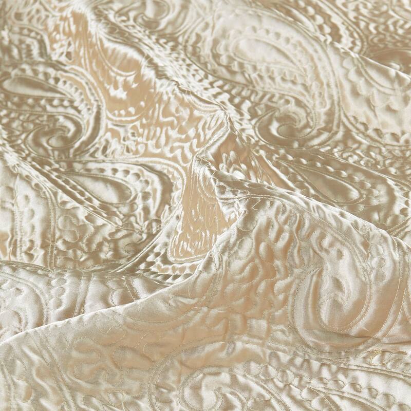 3-Piece Paisley Design Lightweight Bedding Set