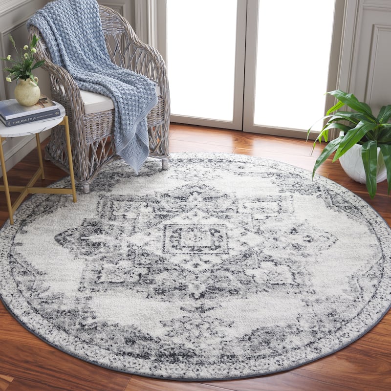 SAFAVIEH Layla Maryjo Shabby Chic Farmhouse Rug