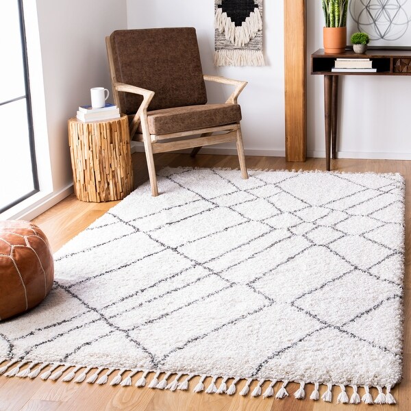 SAFAVIEH Moroccan Fringe Shag Katli 2-inch Thick Rug. Opens flyout.