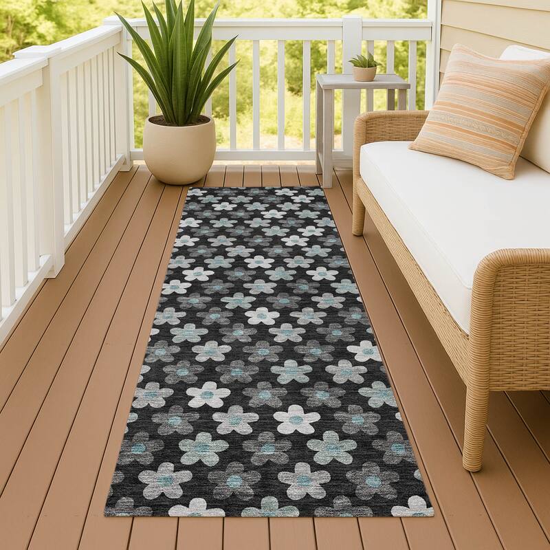 Machine Washable Indoor/ Outdoor Floral Kechi Chantille Rug - Black - 2'3" x 7'6"