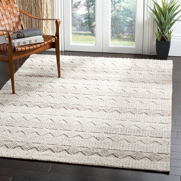 slide 2 of 10, SAFAVIEH Handmade Natura Ella Wool Rug