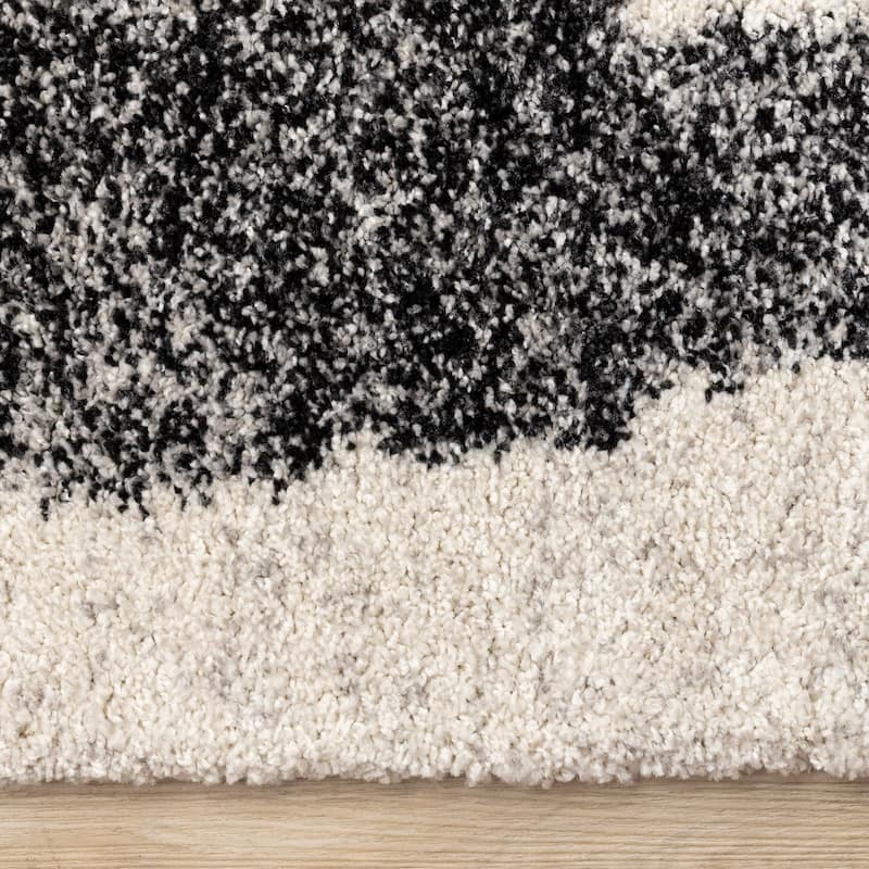 Maverick Collection - Distressed Lines White Black Plush Area Rug
