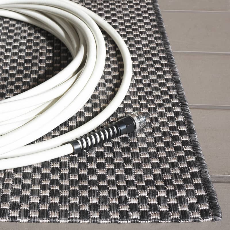 SAFAVIEH Courtyard Begajeta Indoor/Outdoor Waterproof Patio Backyard Rug.