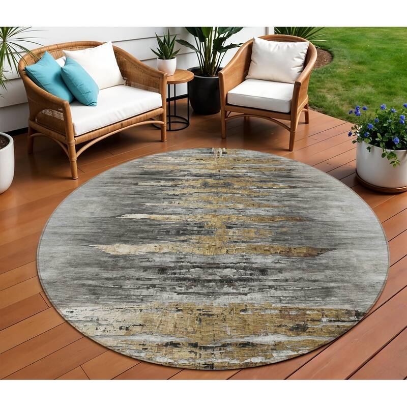 HomeRoots Abstract Transitional Rectangle Outdoor Rug - 8' Round