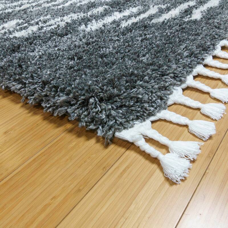 Gertmenian Limmet Lowne Modern Lined Grey/Ivory Plush Fringe Shag Area Rug