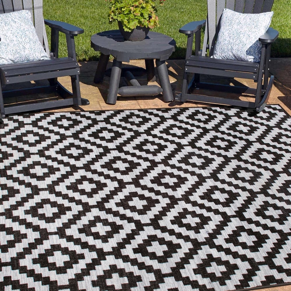 Contemporary Geometric Trellis Indoor/Outdoor Area Rug