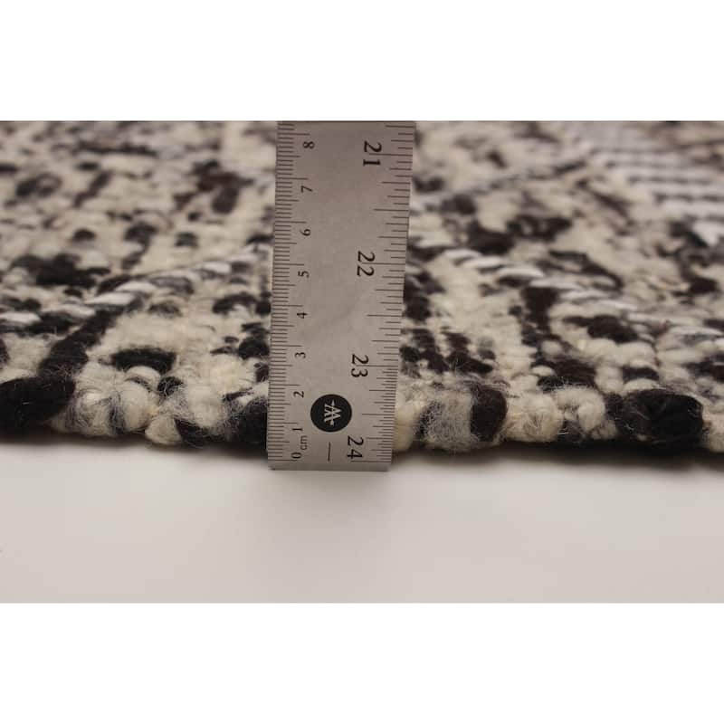 Sienna Black Rug 5'7" x 7'11" - 5'7 x 7'11