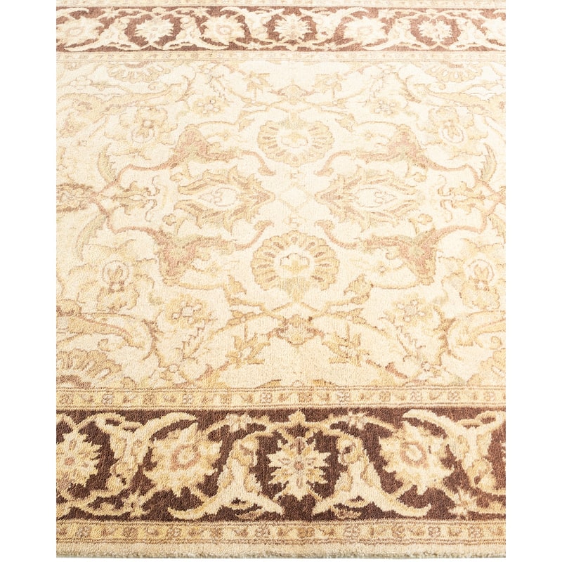 Overton Handknotted Wool Contemporary Floral Ivory Area Rug - 4' x 6'