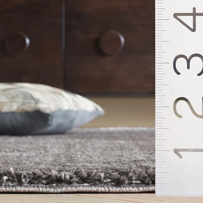 SAFAVIEH Penelope Minea Shag Solid Rug