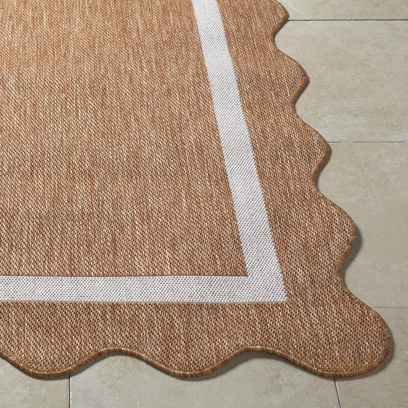 Livabliss Miami Beach Traditional Indoor / Outdoor Area Rug