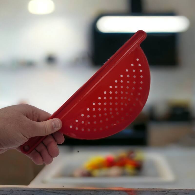 Handy Housewares Handheld Plastic Pot Drainer, Noodle & Pasta Strainer with Handle - Fits up to 9" Pots