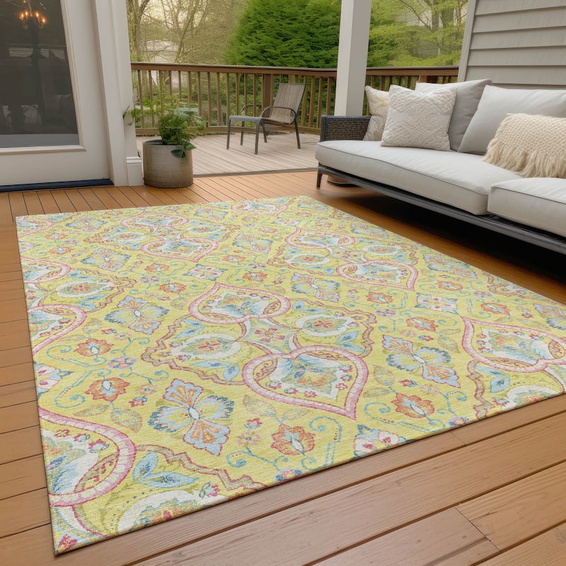 Machine Washable Indoor/Outdoor Traditional Spades Chantille Rug - Yellow - 5' x 7'6"