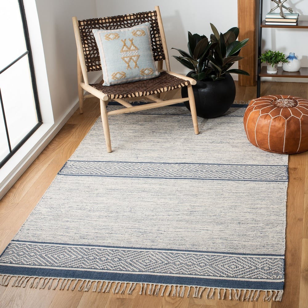 SAFAVIEH Handmade Montauk Stoja Cotton Fringe Rug