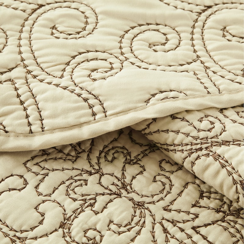 Serenta Damask Oversized 4-piece Bedspread Set