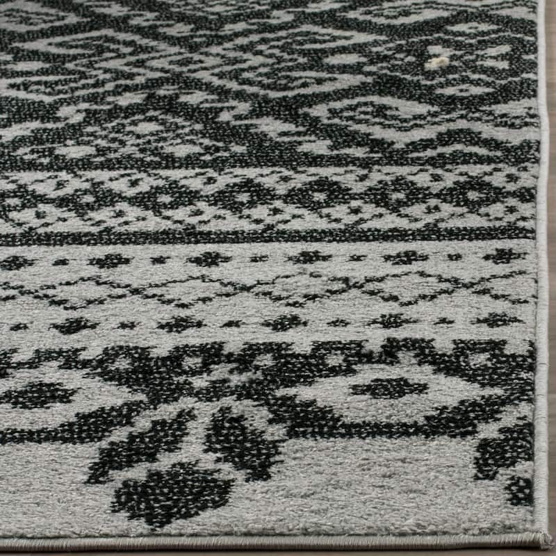 SAFAVIEH Adirondack Barlina Rustic Boho Rug