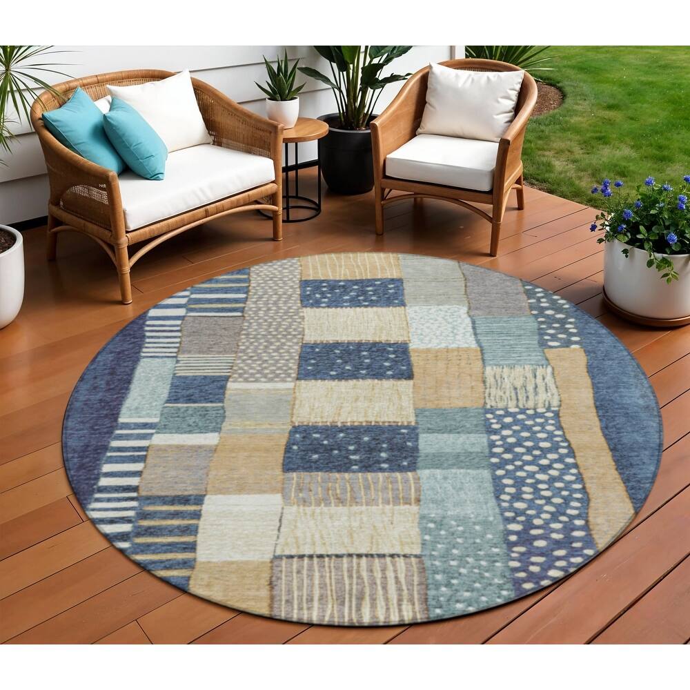 HomeRoots Geometric Transitional Rectangle Outdoor Rug