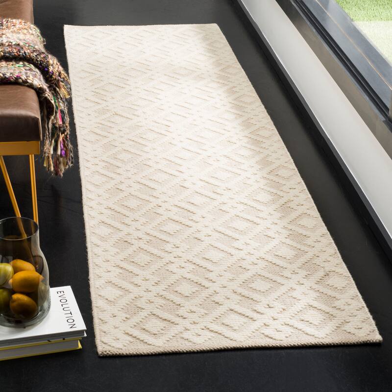 SAFAVIEH Vermont Handmade Meda Geometric Wool Area Rug - 2'3" x 6' Runner - Ivory