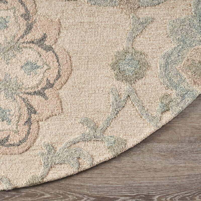 Sevita Delicate Traditional Floral Area Rug