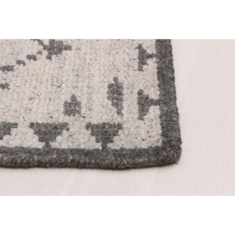 ECARPETGALLERY Hand-knotted Tangier Light Grey Silk Rug - 5'6 x 7'10