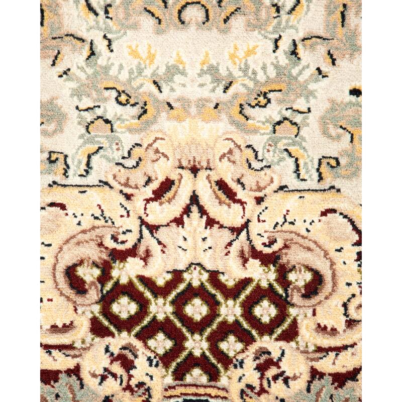 Traditional Oriental Ivory Area Rug - 4' x 6'