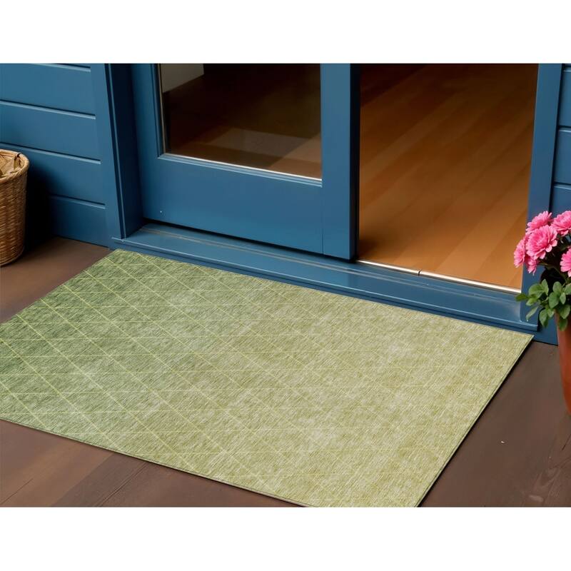 HomeRoots Geometric Transitional Rectangle Outdoor Rug - 3' x 5'