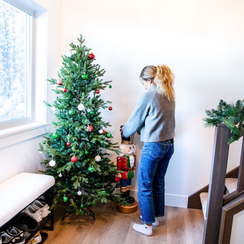 Sunnydaze Slim and Stately Artificial Christmas Tree