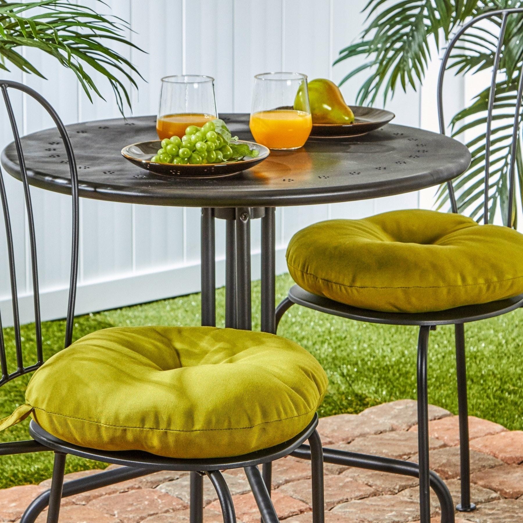 15-inch Round Outdoor Kiwi Green Bistro Chair Cushions (Set of 2)