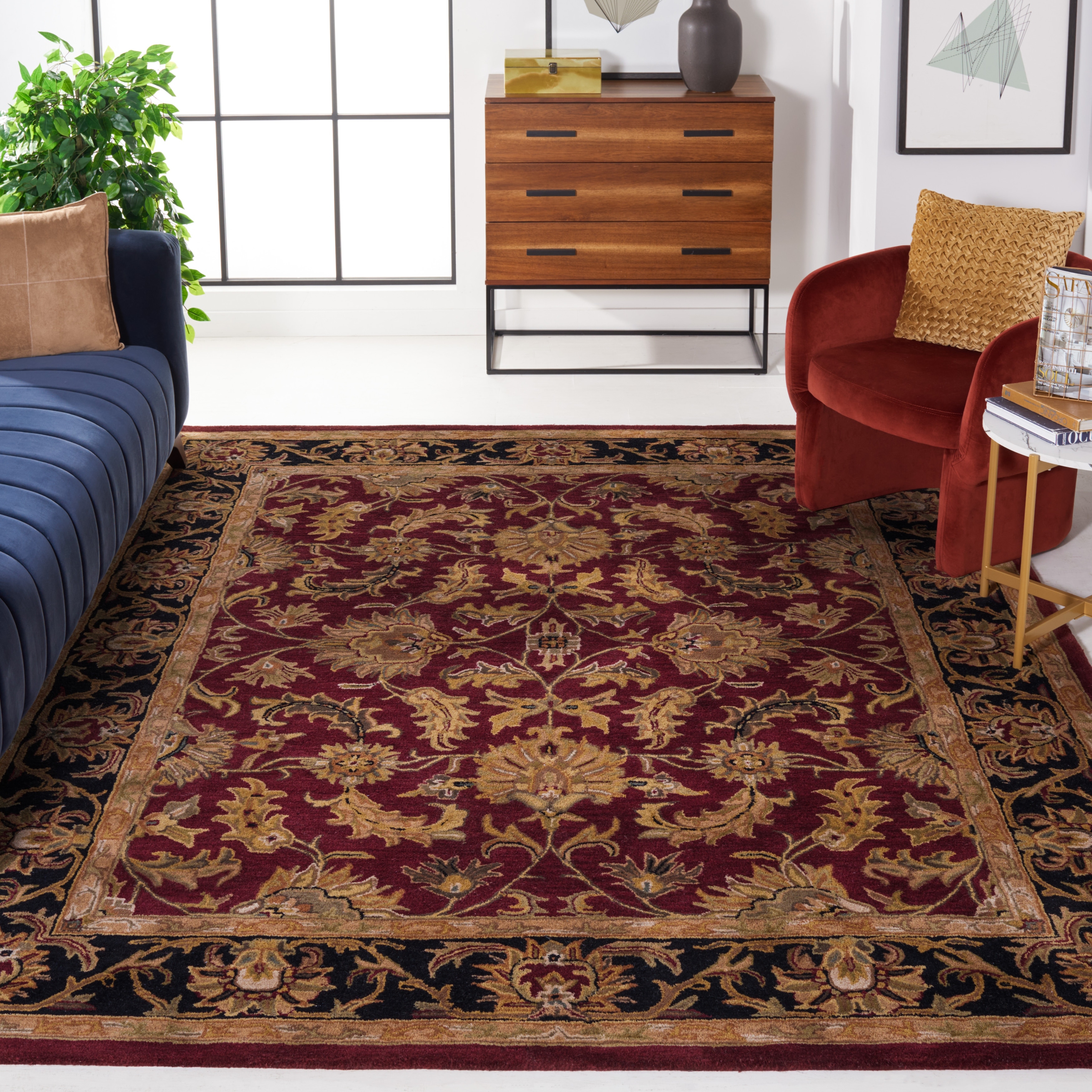 SAFAVIEH Handmade Heritage Lion Traditional Oriental Wool Rug