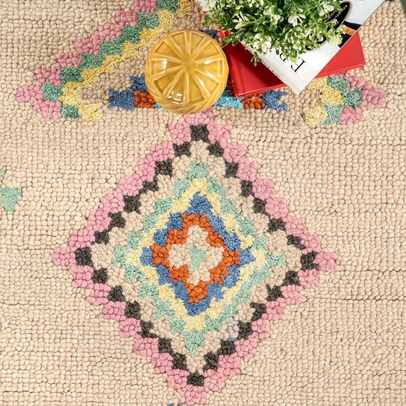 Nuloom Hand Tufted Wool Moroccan Triangle Rug