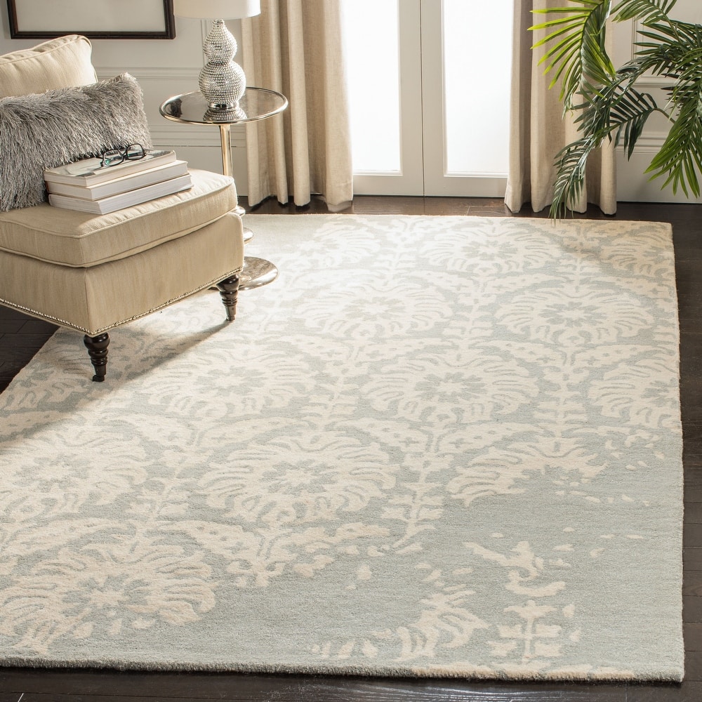 SAFAVIEH Handmade Bella Tineke Modern Floral Wool Rug