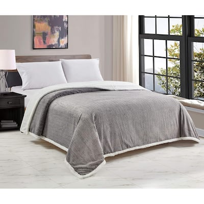 Décor&More HomeEssentials Extra Heavy and Plush Chevron Braided King Size Microplush Blanket with Sherpa Backing 108x90 - Grey