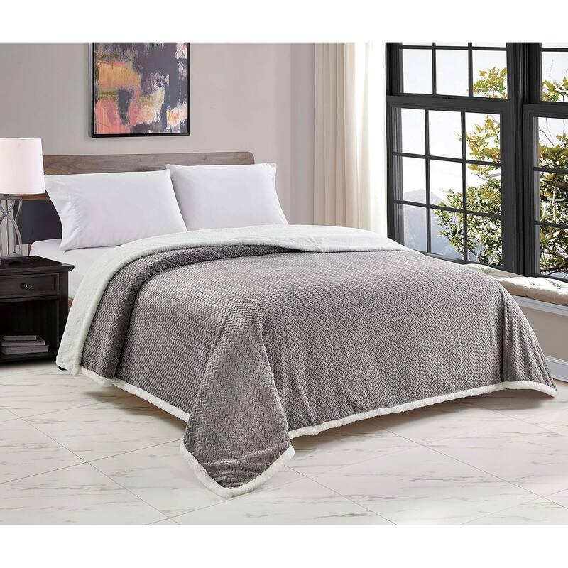 Décor&More HomeEssentials Extra Heavy and Plush Chevron Braided Queen Size Microplush Blanket with Sherpa Backing 90x90 - Grey - Queen