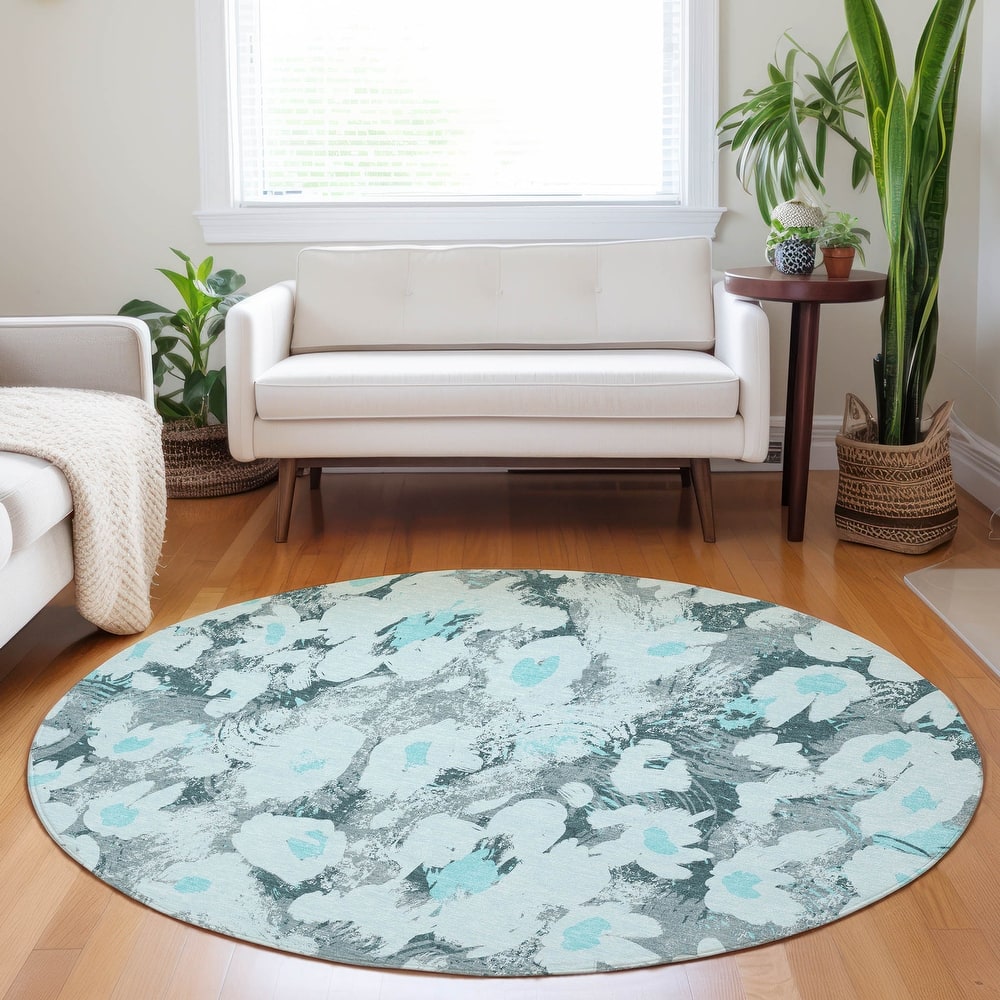 Machine Washable Indoor/ Outdoor Modern Daisy Chantille Rug