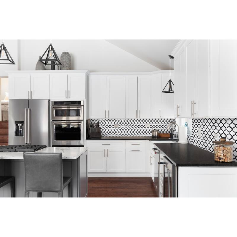 The Tile Life Santorini Arabesque 15x12 Carrara & Nero Marble Backsplash Wall Tile